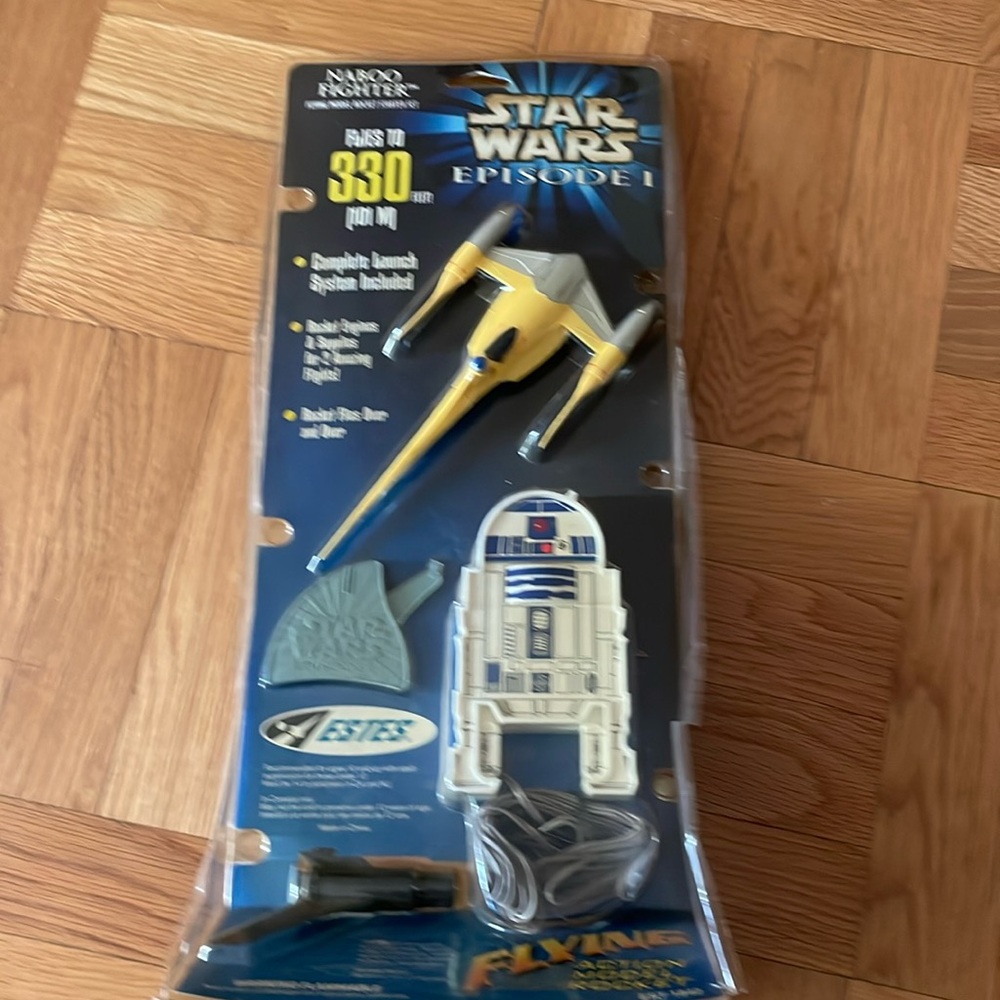 Star Wars Episode 1 Naboo Fighter Flying Model Rocket Starter Kit Vintage NEW